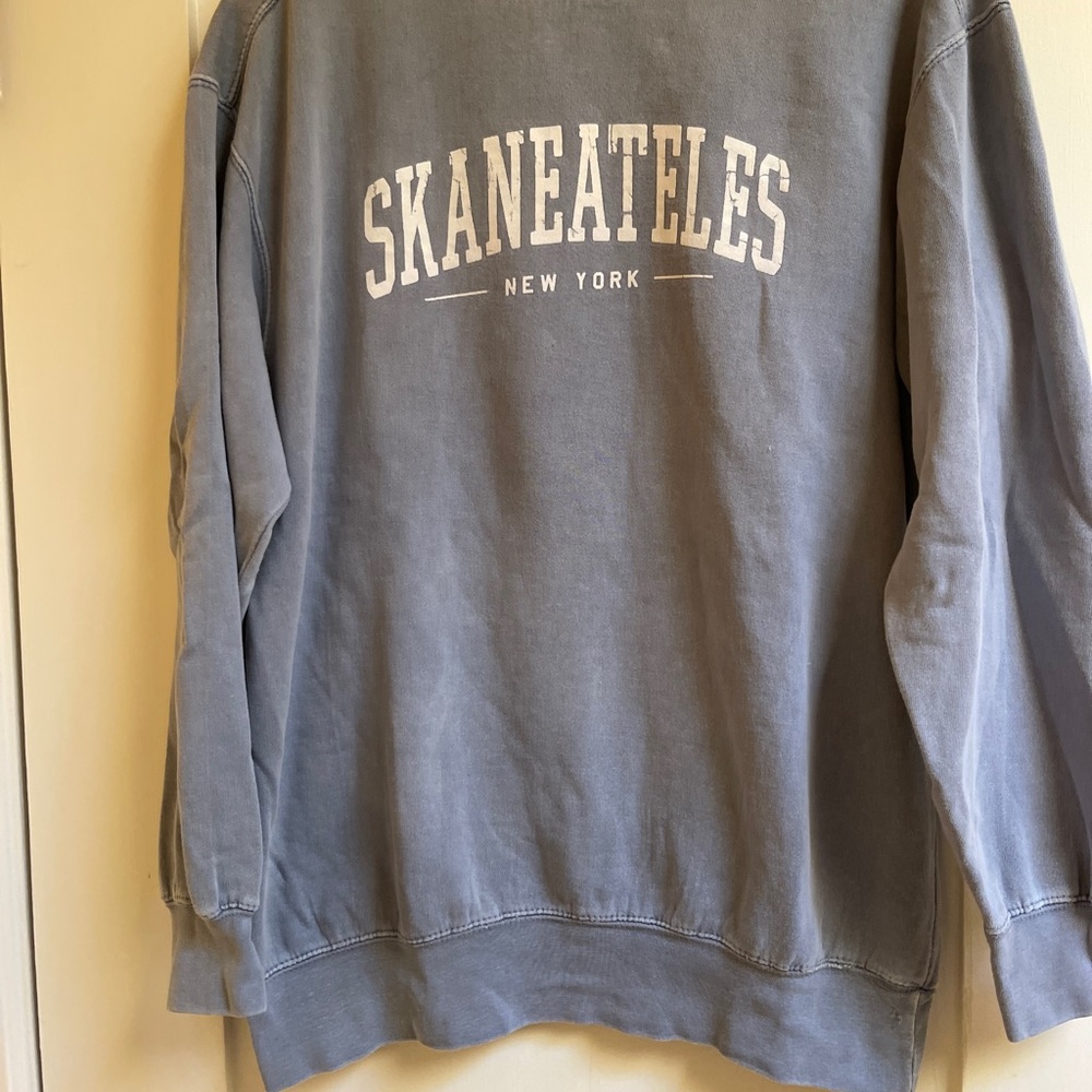 Skaneateles New York Gray Women’s Sweatshirt